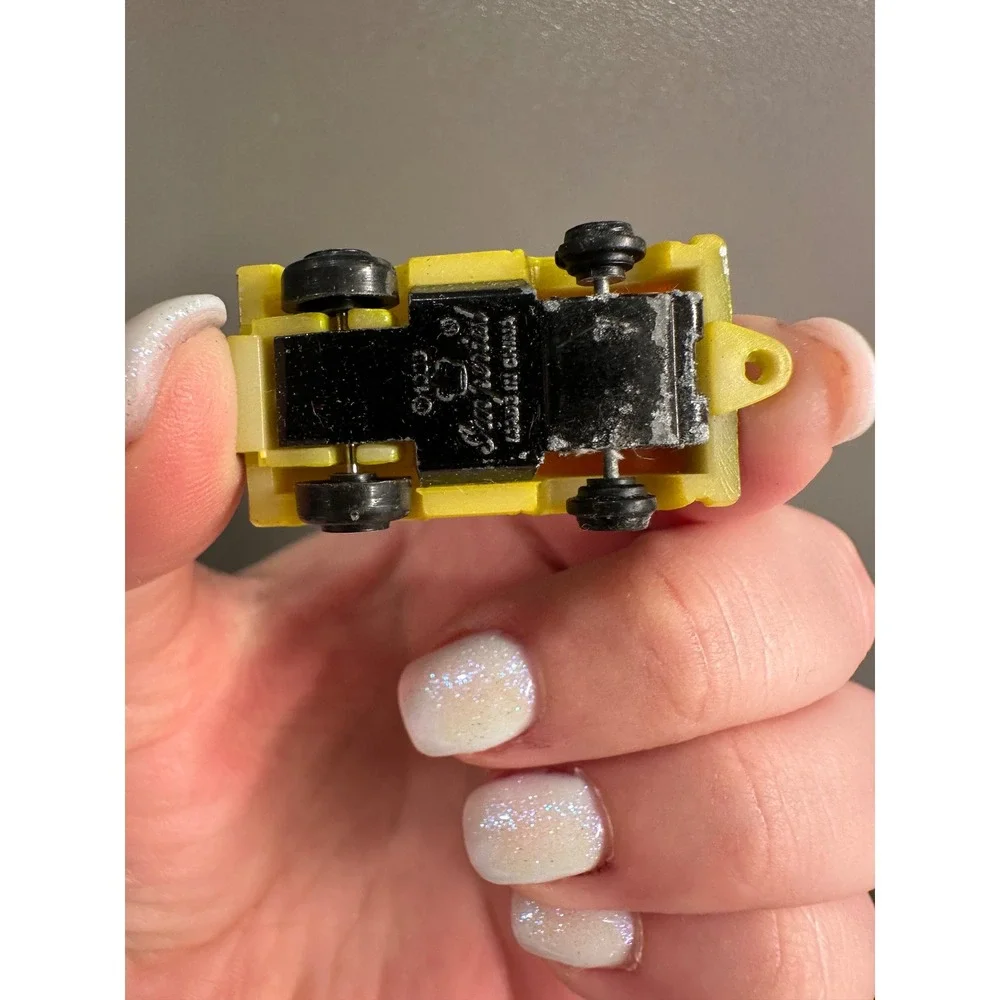 Micro Machines Yellow Orange Truck Camper Playset Toy 58‎
